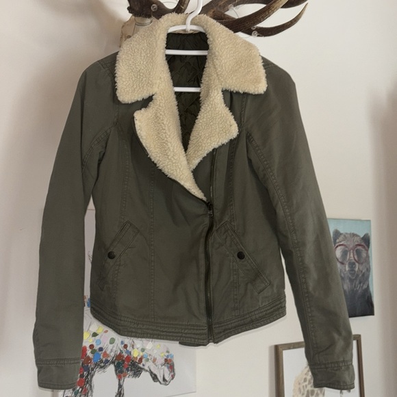 Hollister California🦅 Quilted Sherpa Full-Zip Jacket, Size M - Picture 3 of 16